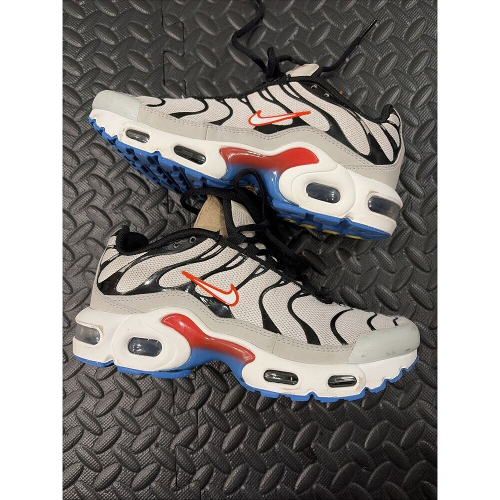RARE NIKE TN AIR MAX PLUS GS SZ 4.5Y / 6 WOMEN SNEAKERS GYM RUNNING 90 95 97 180